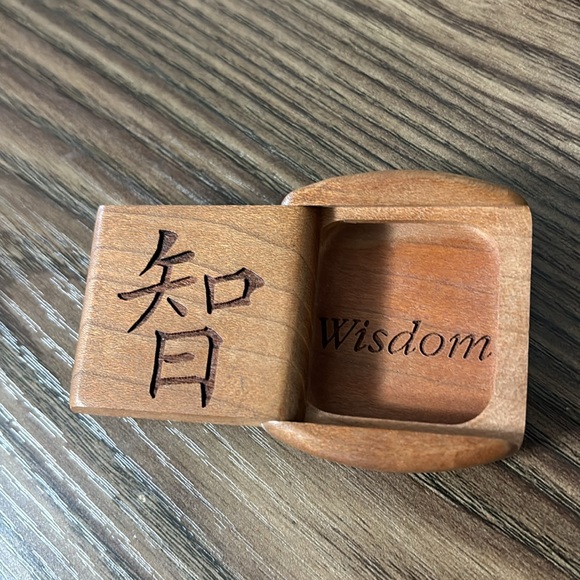 2 Hand Carved Sliding Wooden Mandarin Flash Cards “Wisdom” “Forgiveness” - Picture 5 of 10